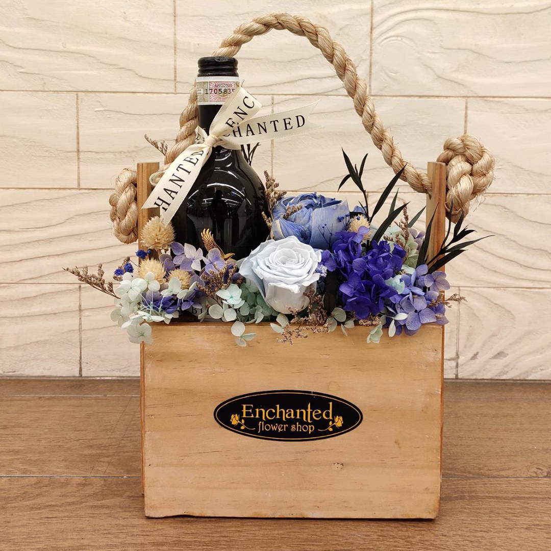 Priscilla Red Wine Basket