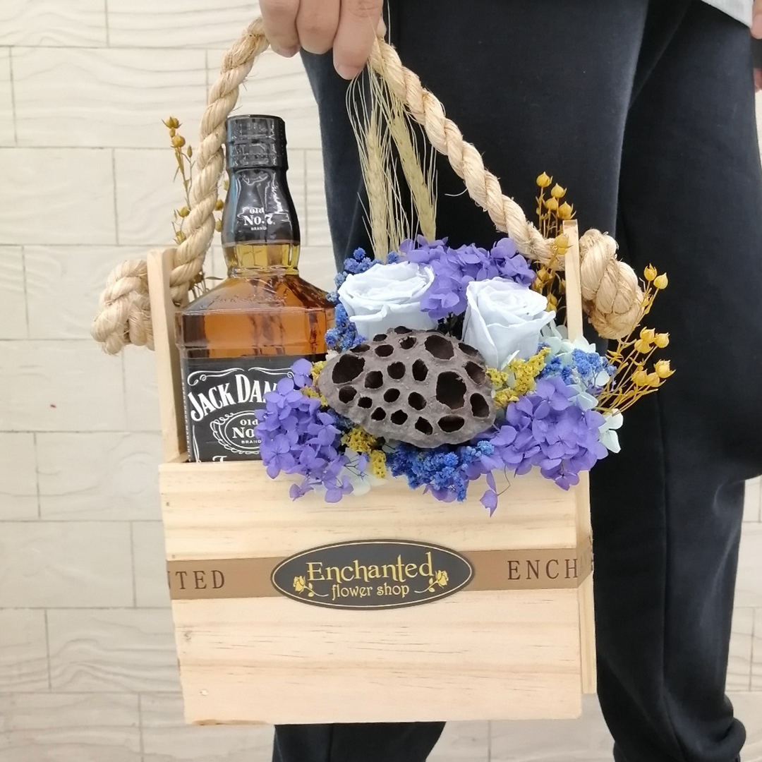 Priscilla Whiskey Basket